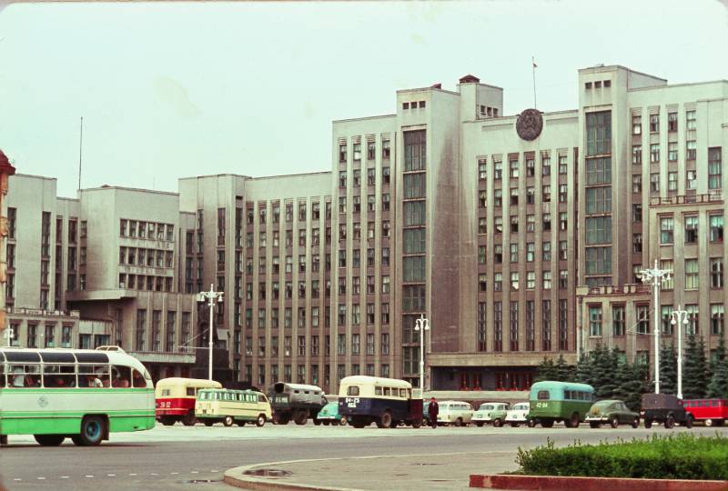minsk._dvorec_pravitelstva.jpg