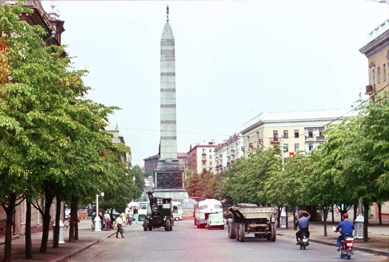 minsk._obelisk_pobedy_001.jpg