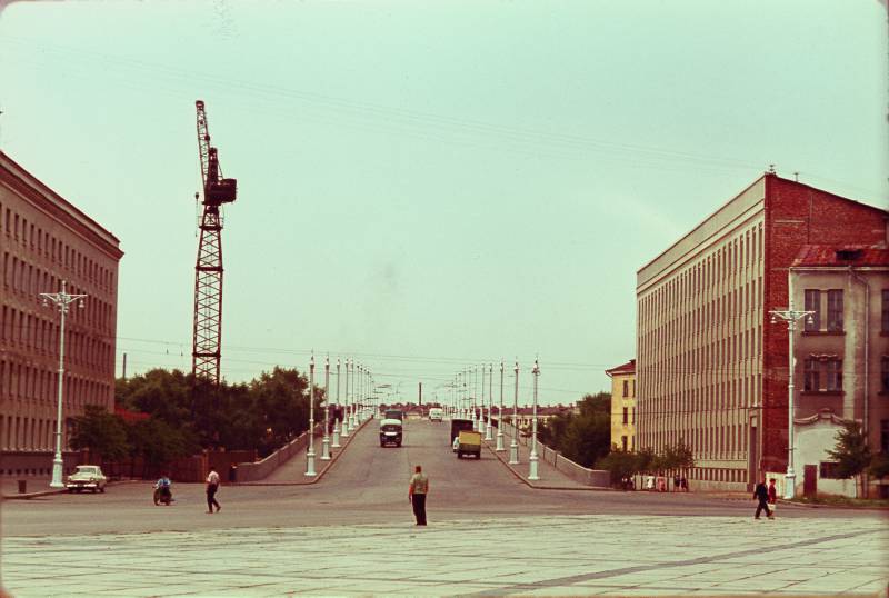 minsk._ploschad_lenina.jpg