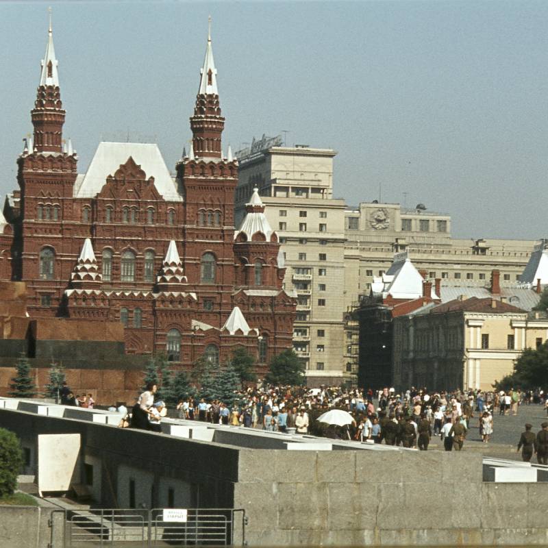 krasnaja_ploschad_istoricheskij_muzej_mavzolej_lenina_007.jpg