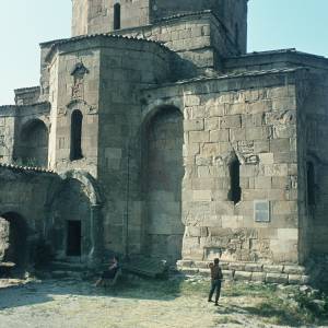 po_doroge_v_ordzhonikidze._ruiny_monastyrja_dzhvari_001.jpg