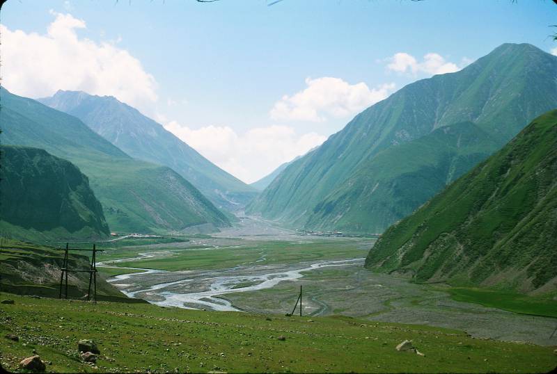po_doroge_v_ordzhonikidze._mezhdu_sioni_i_kobi_001.jpg