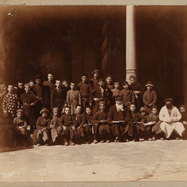 evreiskie_shkol_niki_s_uchitelem._samarkand.jpg