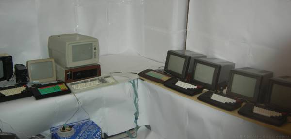 Приблизительно так был укомплектован компьютерный класс КУВТ-86 Приблизительно так был укомплектован компьютерный класс КУВТ-86