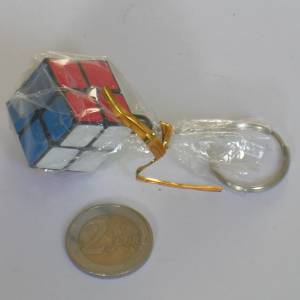 2x2x2_es_keychain.jpg