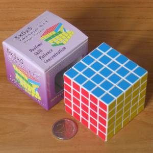 5x5x5_es_white_boxed.jpg
