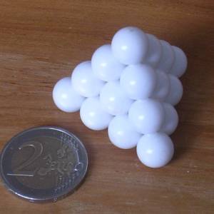 ball_pyramid.jpg