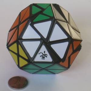 dayan_gem_1_black.jpg