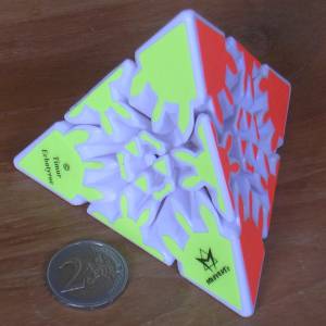 gear_pyraminx_white.jpg