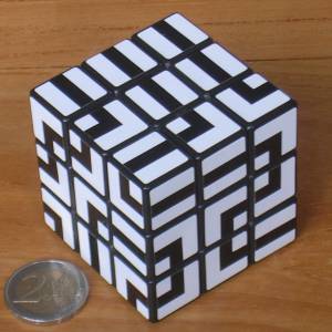 labyrinth_cube.jpg