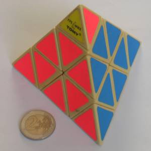 pyraminx_tomy.jpg