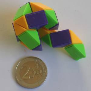 rubik_snake_mini.jpg