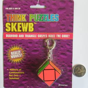 skewb_keychain_boxed.jpg