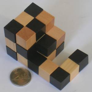 snake_cube_black.jpg