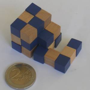 snake_cube_blue.jpg
